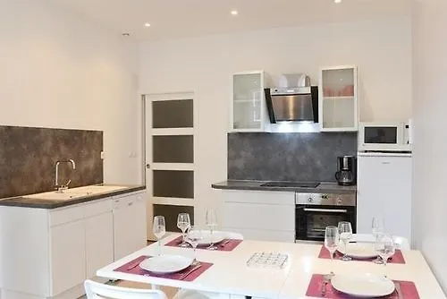 Escalille La Travia Apartment 0*, Lille